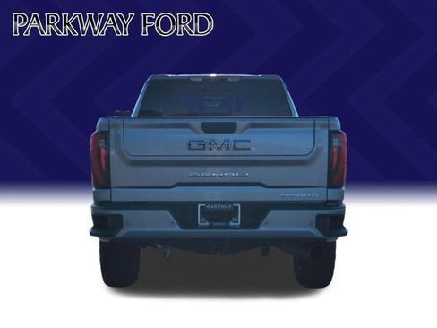 Used 2024 GMC Sierra 2500 Denali Ultimate AWD/4WD image 4