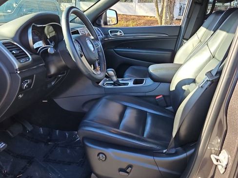 Used 2019 Jeep Grand Cherokee Limited image 6