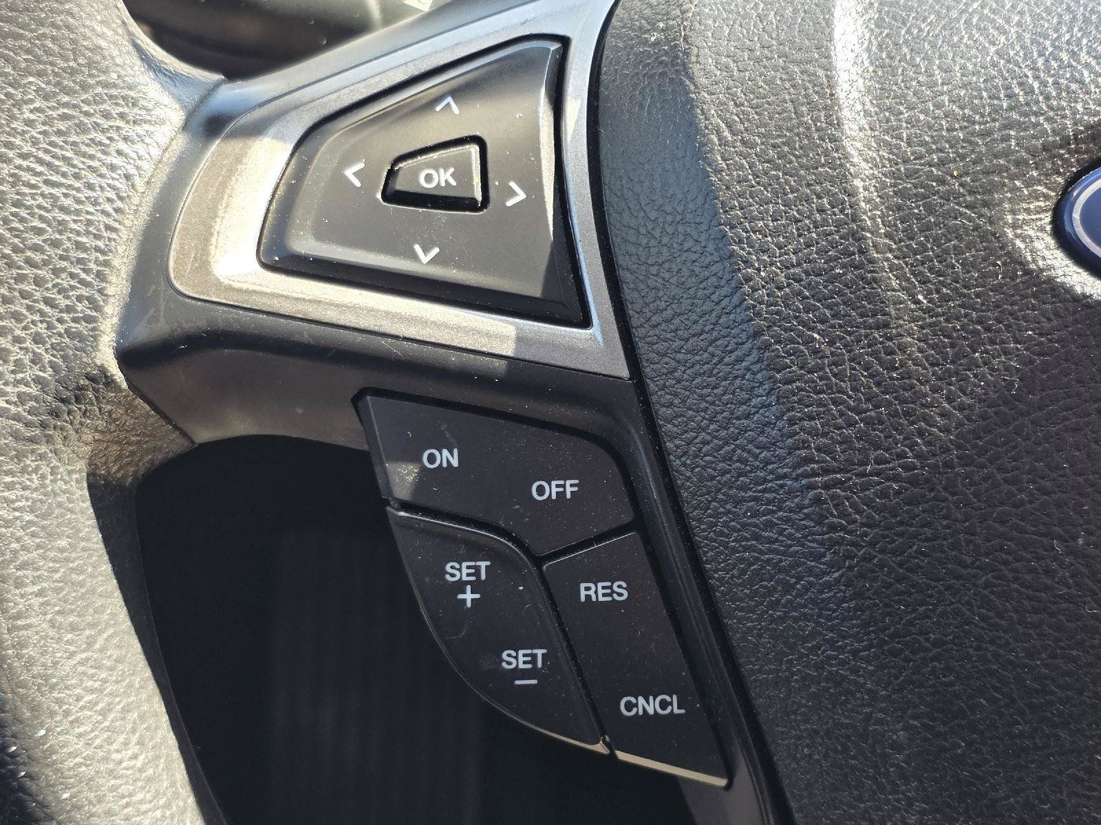 Used 2020 Ford Fusion SE FWD image 13