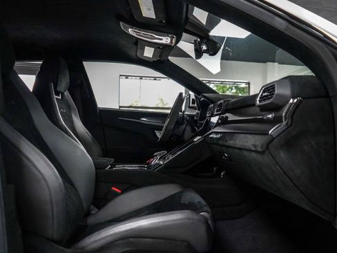 Used 2023 Lamborghini Urus Performante AWD/4WD image 19
