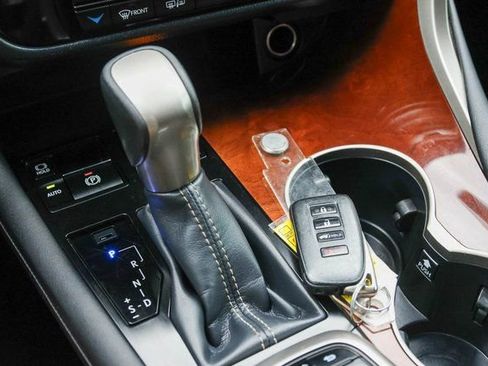 Used 2019 Lexus RX 350L FWD image 25