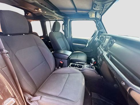 Used 2021 Jeep Wrangler Unlimited Sport AWD/4WD image 32