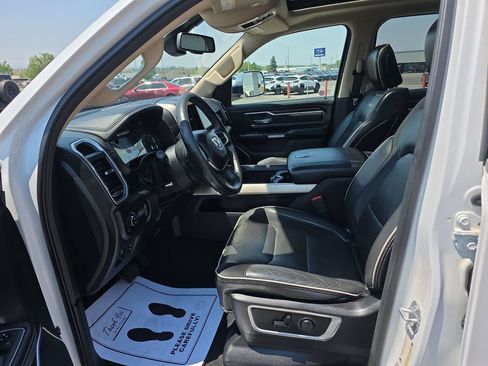 Used 2019 RAM 1500 Laramie AWD/4WD image 12
