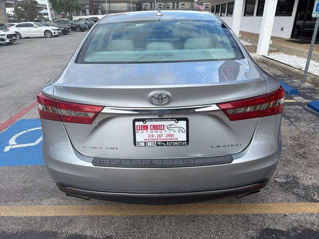 Used 2018 Toyota Avalon Limited FWD image 5