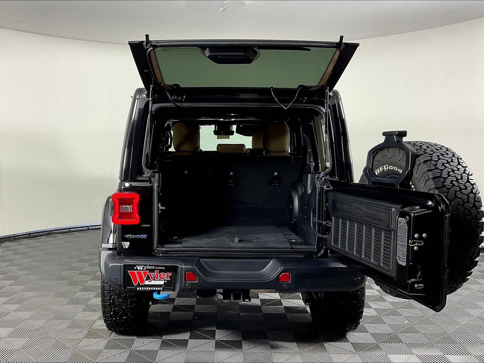 Used 2021 Jeep Wrangler Unlimited Rubicon 4xe w/ Steel Bumper Group AWD/4WD image 37