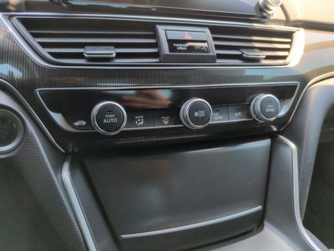 Used 2022 Honda Accord Sport image 18