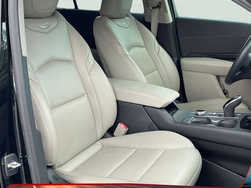 Used 2021 Cadillac XT4 Premium Luxury image 16