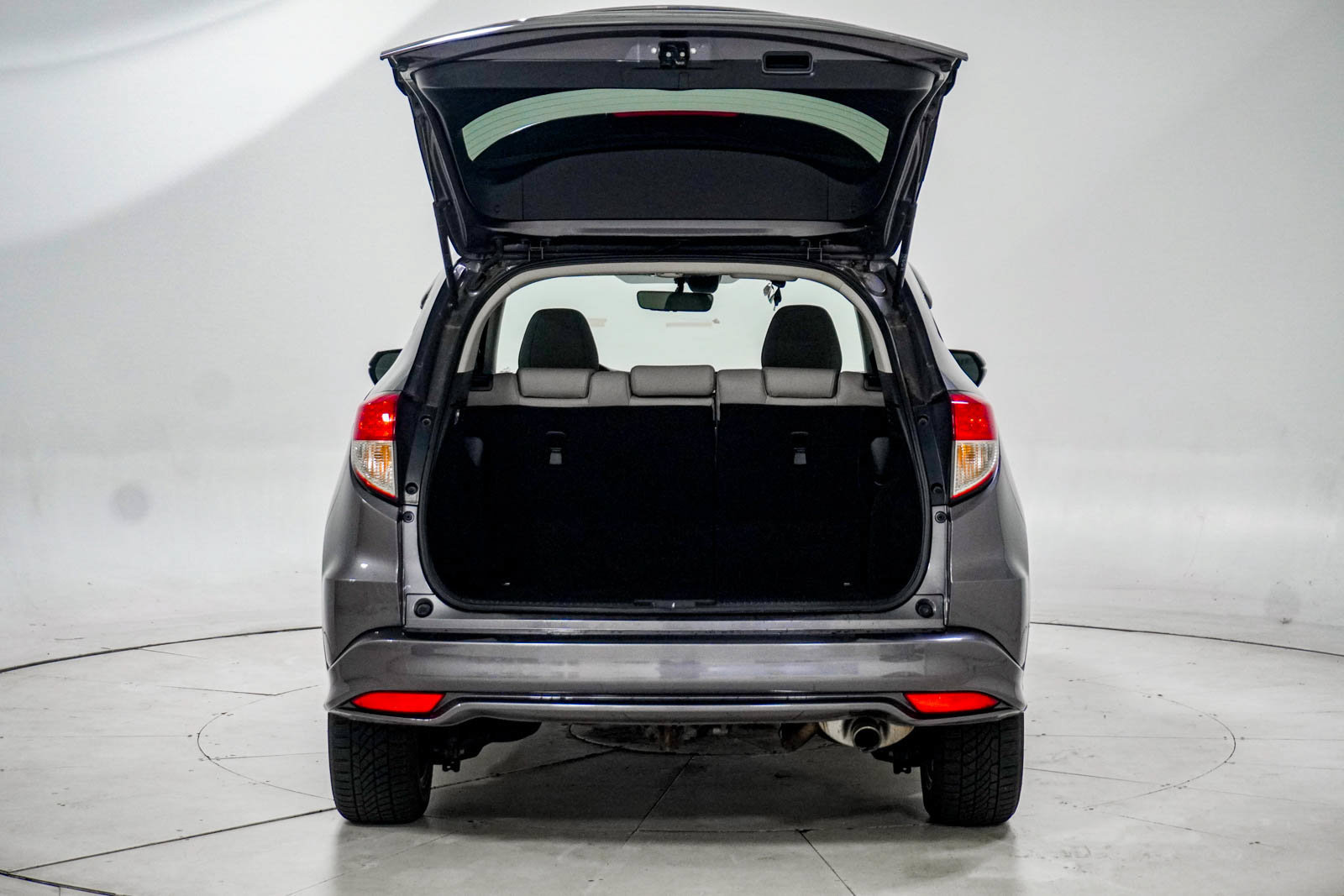 Used 2020 Honda HR-V Touring image 8