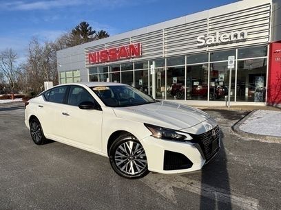 Used 2024 Nissan Altima 2.5 SV