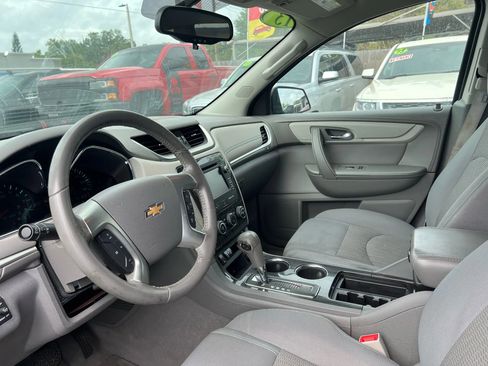 Used 2013 Chevrolet Traverse LT image 9
