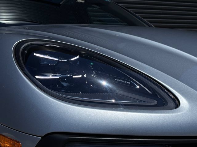 Certified 2026 Porsche Macan AWD/4WD image 12