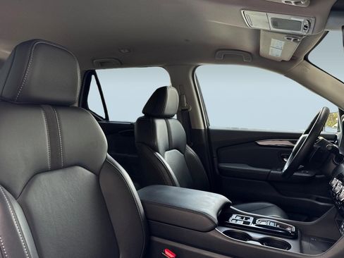 Used 2025 Honda Pilot EX-L image 30