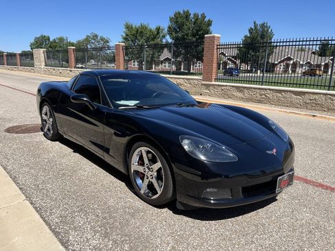Used 2008 Chevrolet Corvette Coupe w/ Preferred Equipment Group RWD image 7