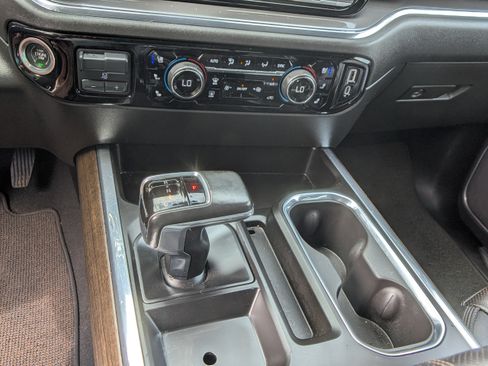 Used 2023 Chevrolet Silverado 1500 High Country w/ Z71 Off-Road Package AWD/4WD image 23