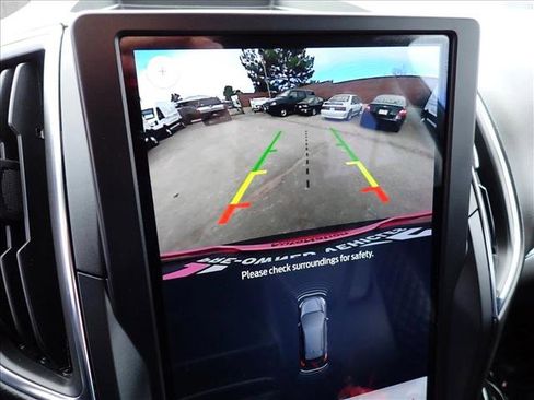 Used 2024 Ford Edge Titanium image 24