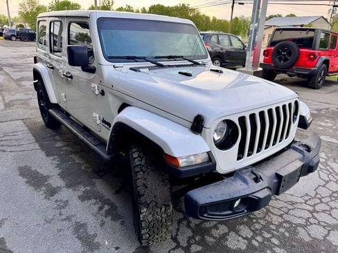 Used 2021 Jeep Wrangler Unlimited Sahara AWD/4WD image 6