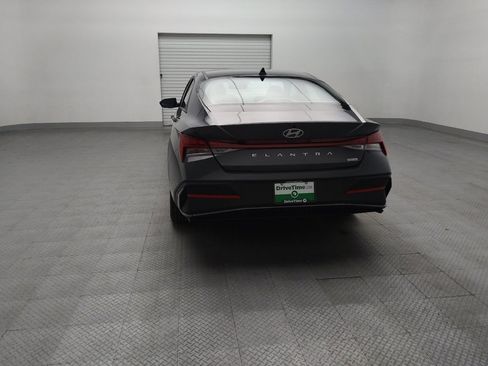 Used 2025 Hyundai Elantra Hybrid FWD image 6