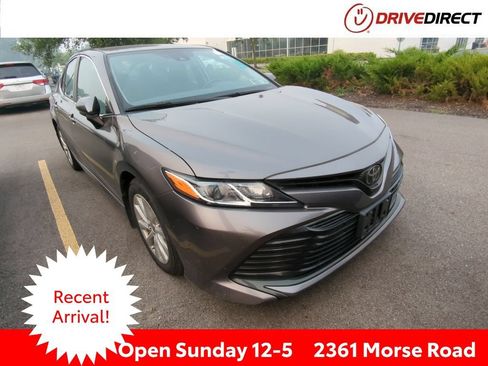 Used 2020 Toyota Camry LE FWD image 1