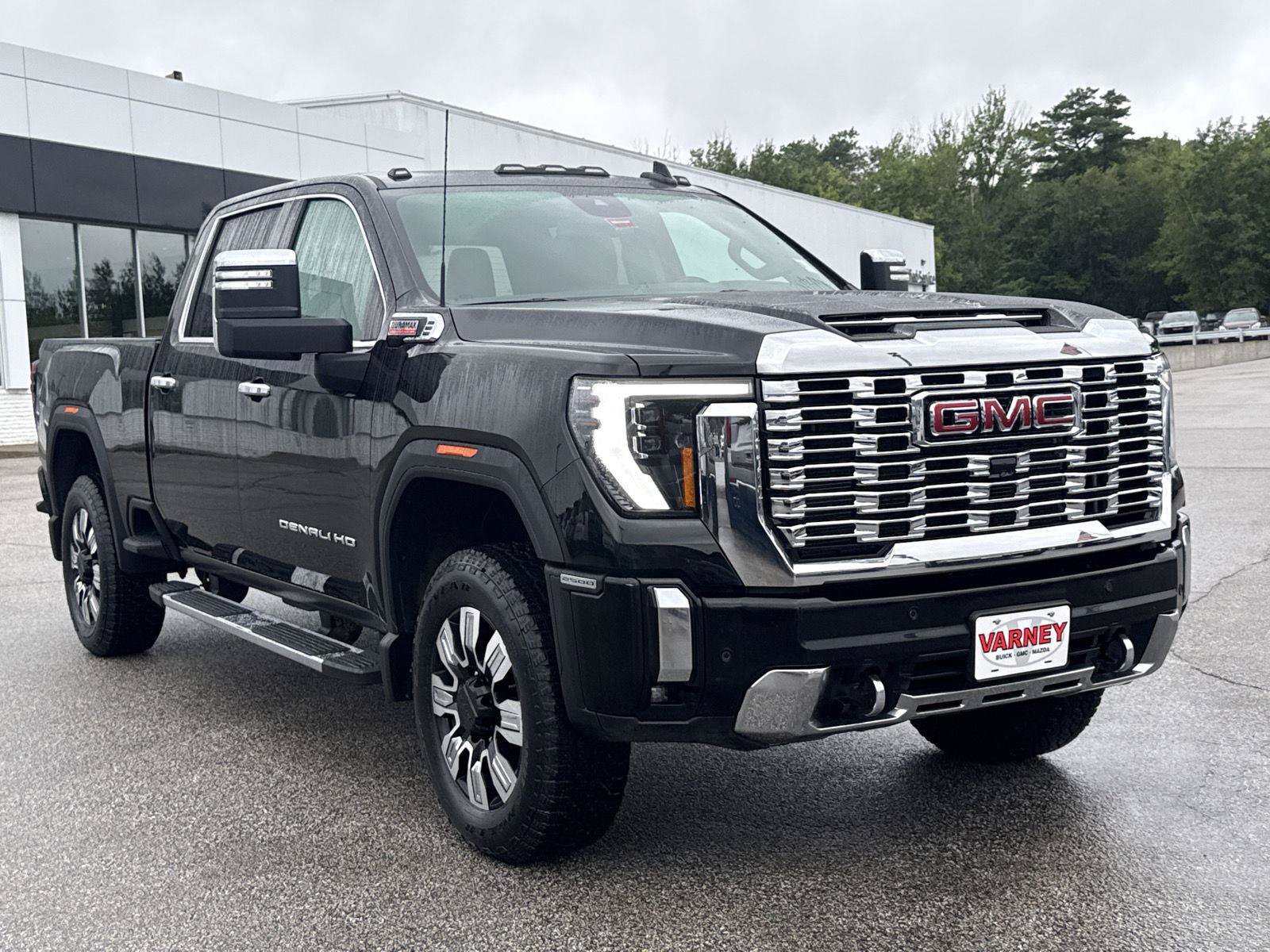 Used 2025 GMC Sierra 2500 Denali AWD/4WD image 3