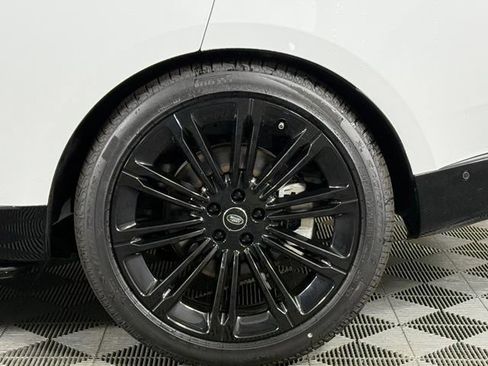 Used 2025 Land Rover Range Rover SE AWD/4WD image 13