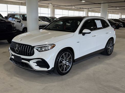 Used 2025 Mercedes-Benz GLC 43 AMG 4MATIC image 4
