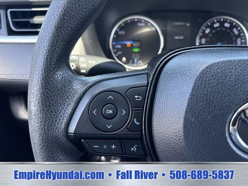 Used 2020 Toyota RAV4 LE AWD/4WD image 29