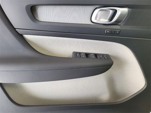 New 2026 Volvo XC40 B5 Plus w/ Protection Package Premier image 22