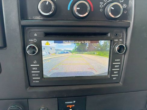 Used 2017 GMC Savana 2500 RWD image 35