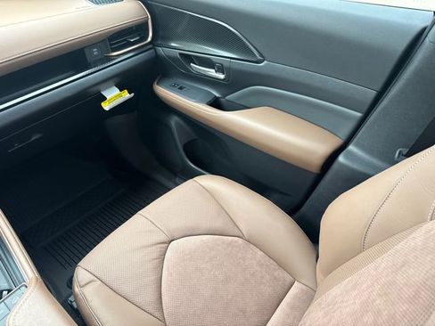 New 2026 Toyota Grand Highlander AWD Hybrid image 16