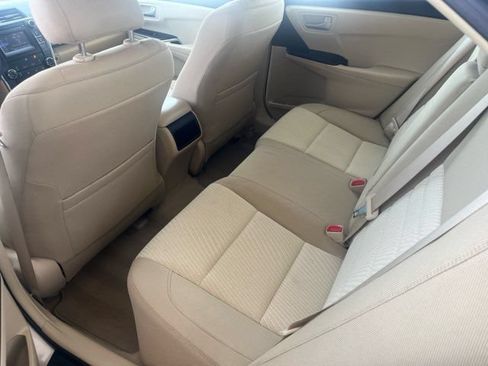 Used 2016 Toyota Camry LE FWD image 7