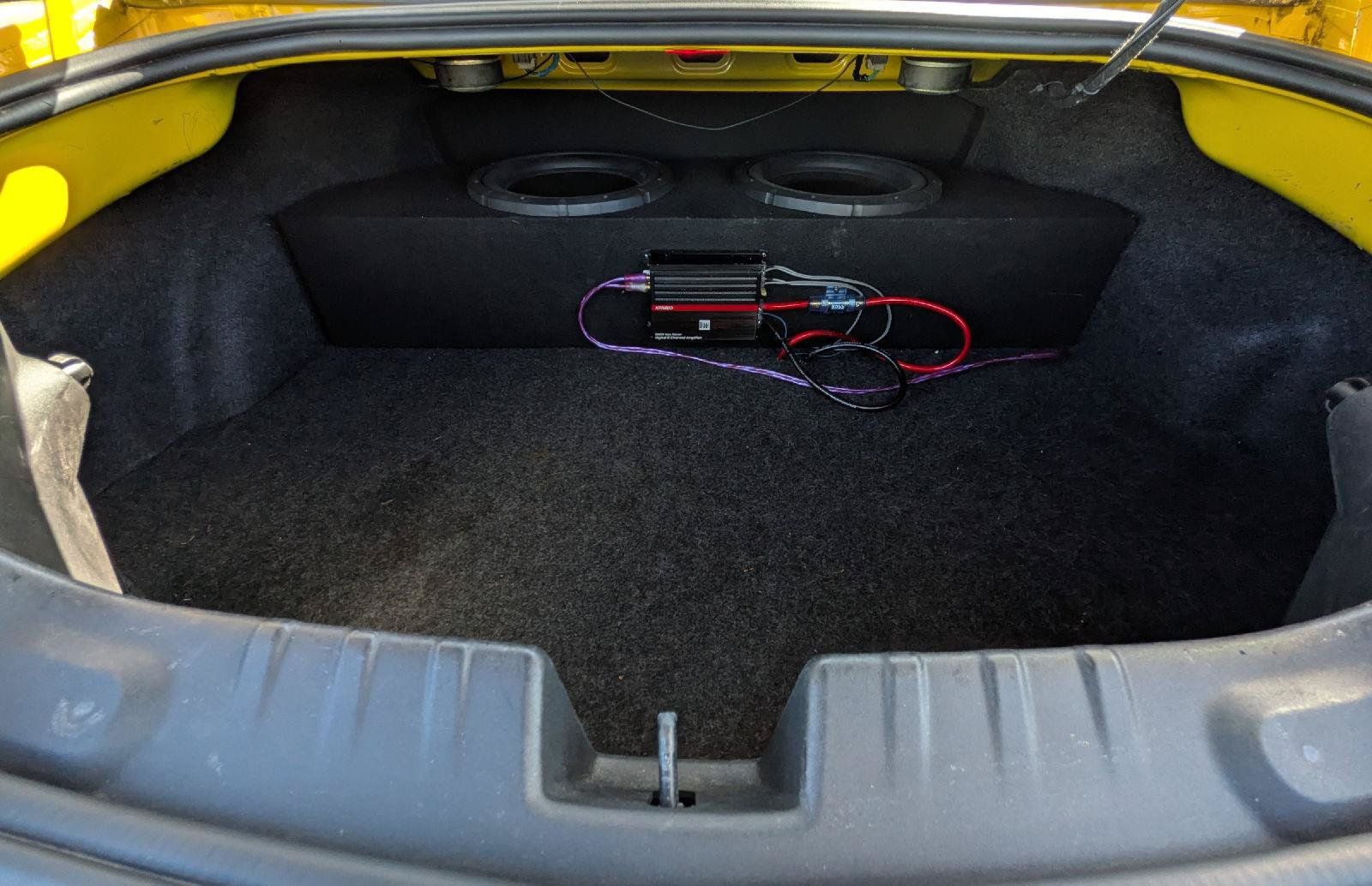 Used 2010 Chevrolet Camaro SS RWD image 11