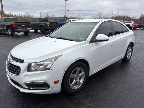 Used 2015 Chevrolet Cruze LT image 2