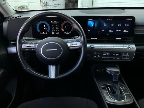 Used 2025 Hyundai Kona SEL image 14