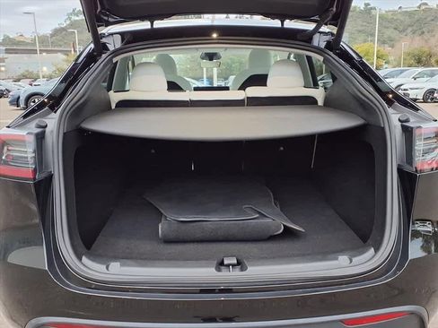 Used 2024 Tesla Model Y Long Range image 6