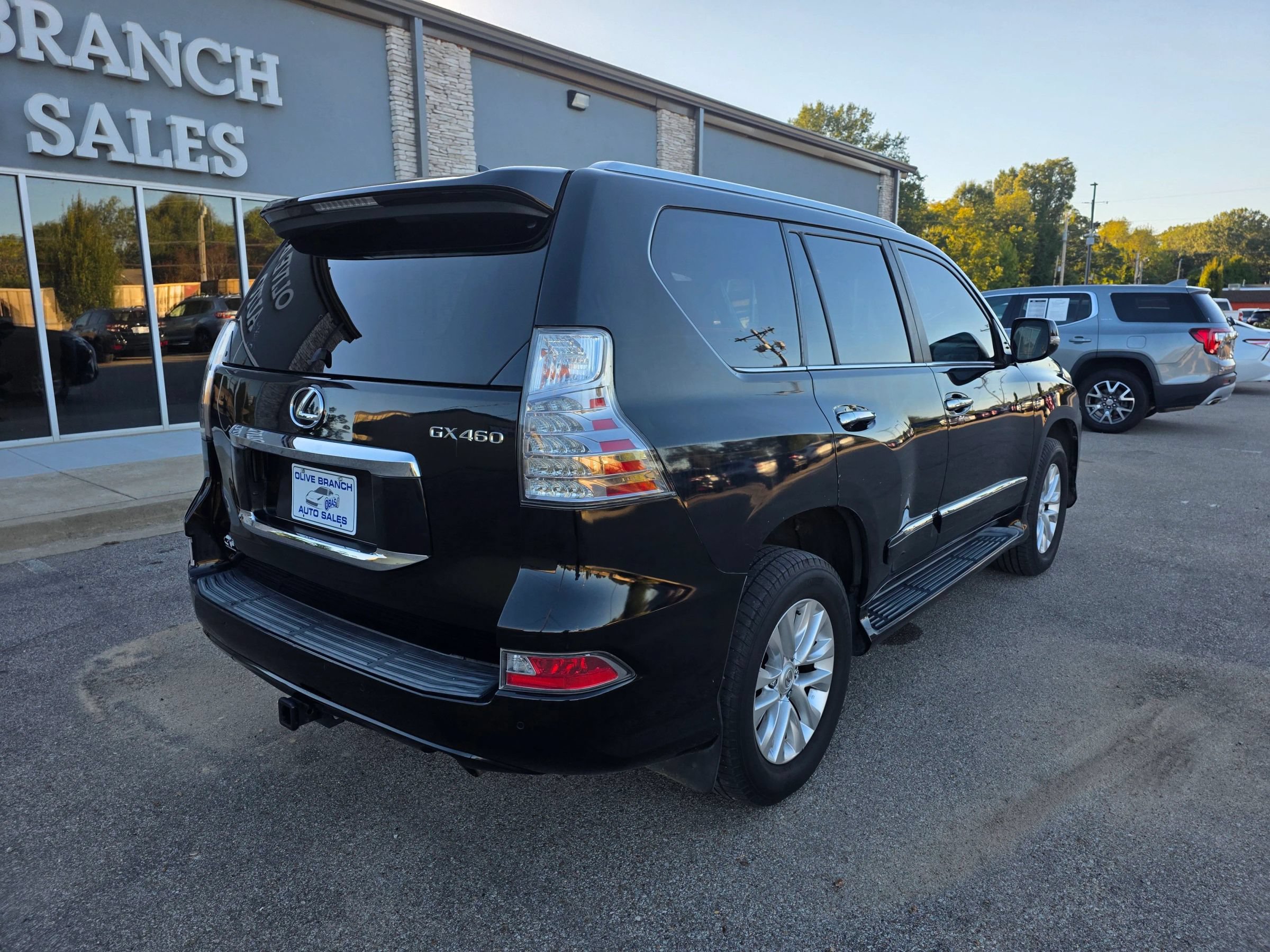 Used 2015 Lexus GX 460 w/ Premium Package AWD/4WD image 2