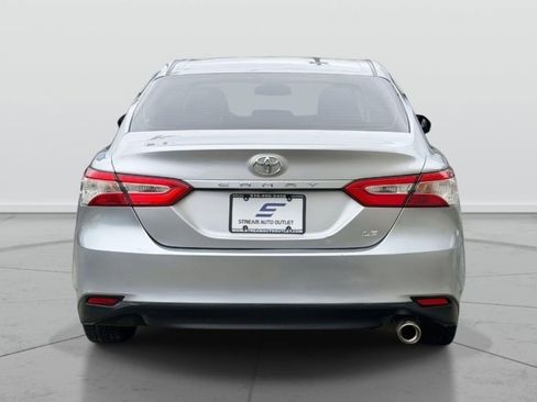 Used 2018 Toyota Camry LE FWD image 7