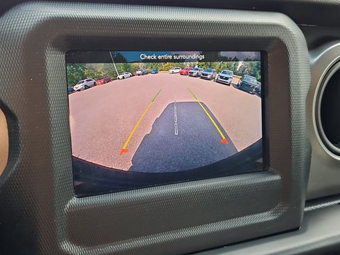 Used 2022 Jeep Wrangler Unlimited Sport image 14