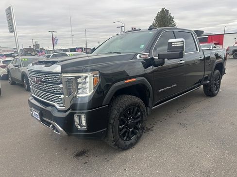 Used 2022 GMC Sierra 2500 Denali w/ Denali Black Diamond Edition image 8