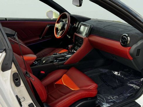 Used 2024 Nissan GT-R w/ Floor Mat Package AWD/4WD image 46