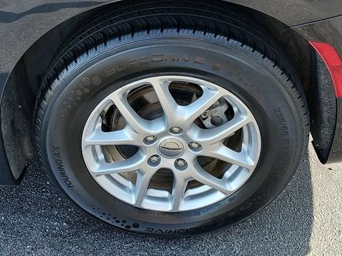 Used 2023 Chrysler Voyager LX FWD image 17