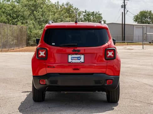 Used 2023 Jeep Renegade Altitude AWD/4WD image 7