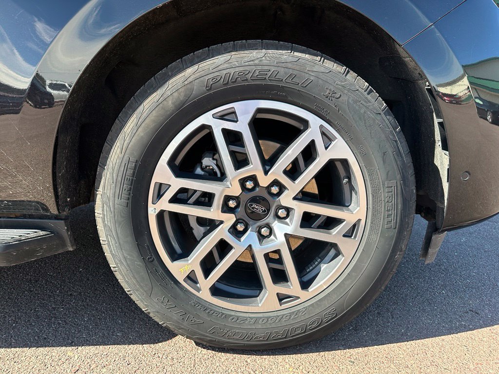 Used 2025 Ford Expedition Active AWD/4WD image 40