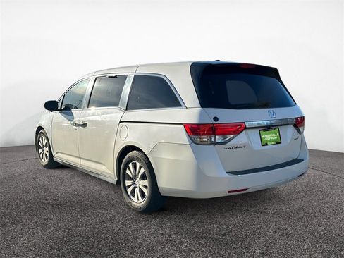 Used 2016 Honda Odyssey SE image 3