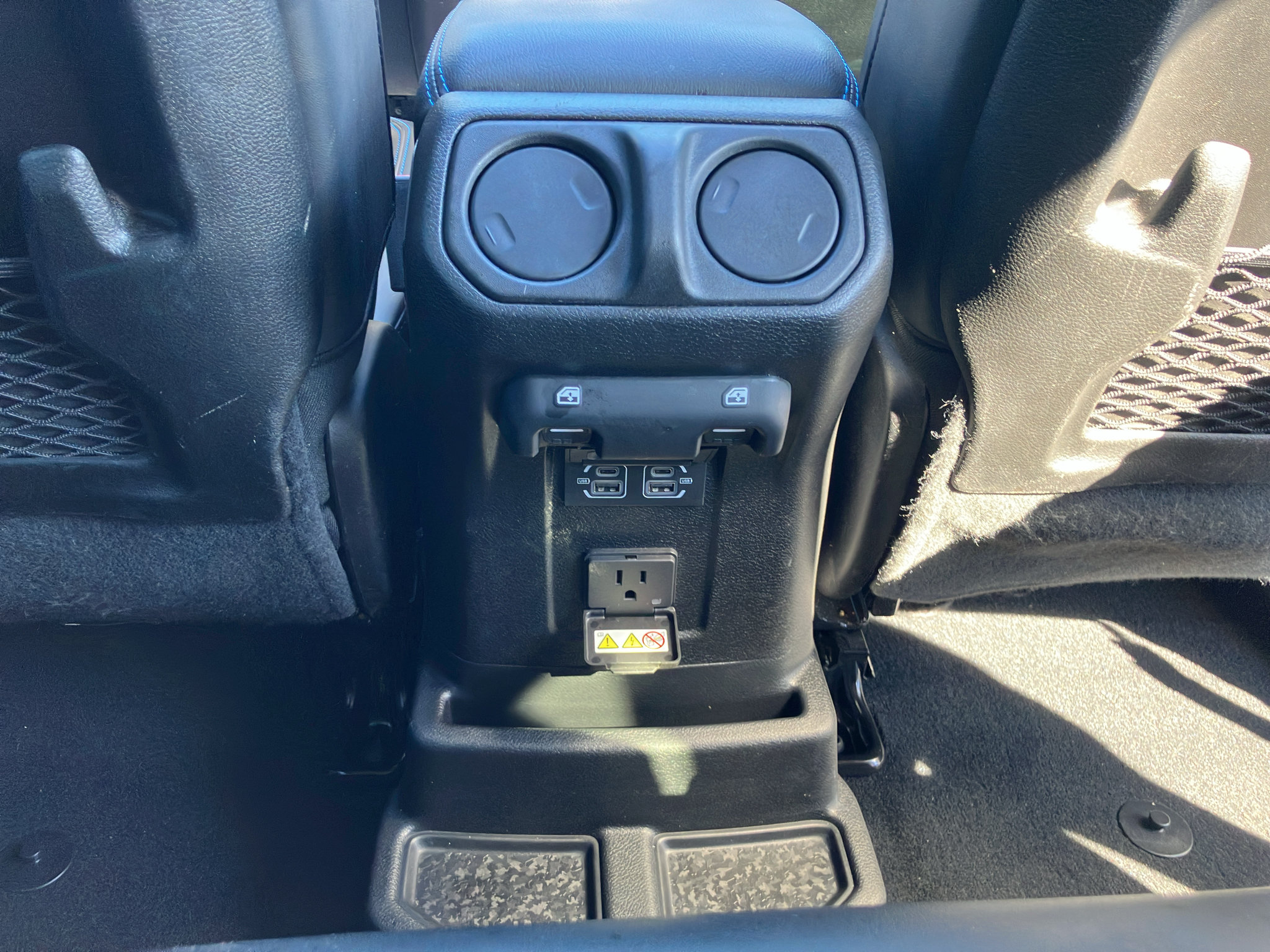 Used 2024 Jeep Wrangler Unlimited Rubicon 4xe AWD/4WD image 33