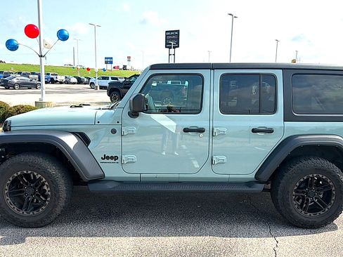 Used 2024 Jeep Wrangler Unlimited Sport AWD/4WD image 4