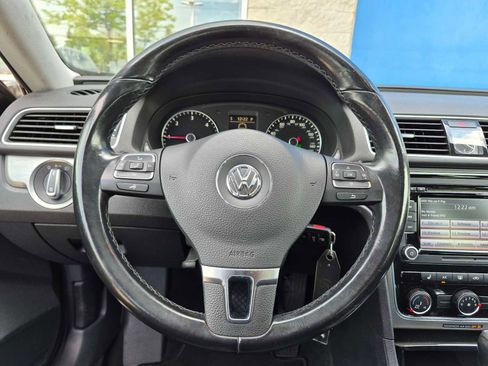Used 2015 Volkswagen Passat TDI SE FWD image 21