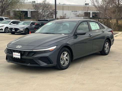 New 2026 Hyundai Elantra SE image 5