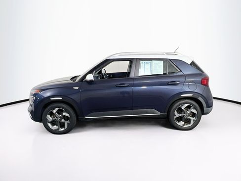 Used 2023 Hyundai Venue Limited FWD image 8