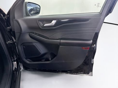 Used 2025 Ford Escape ST-Line FWD image 30