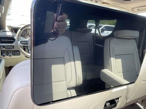 New 2026 GMC Yukon XL Denali w/ Denali Reserve Package image 11